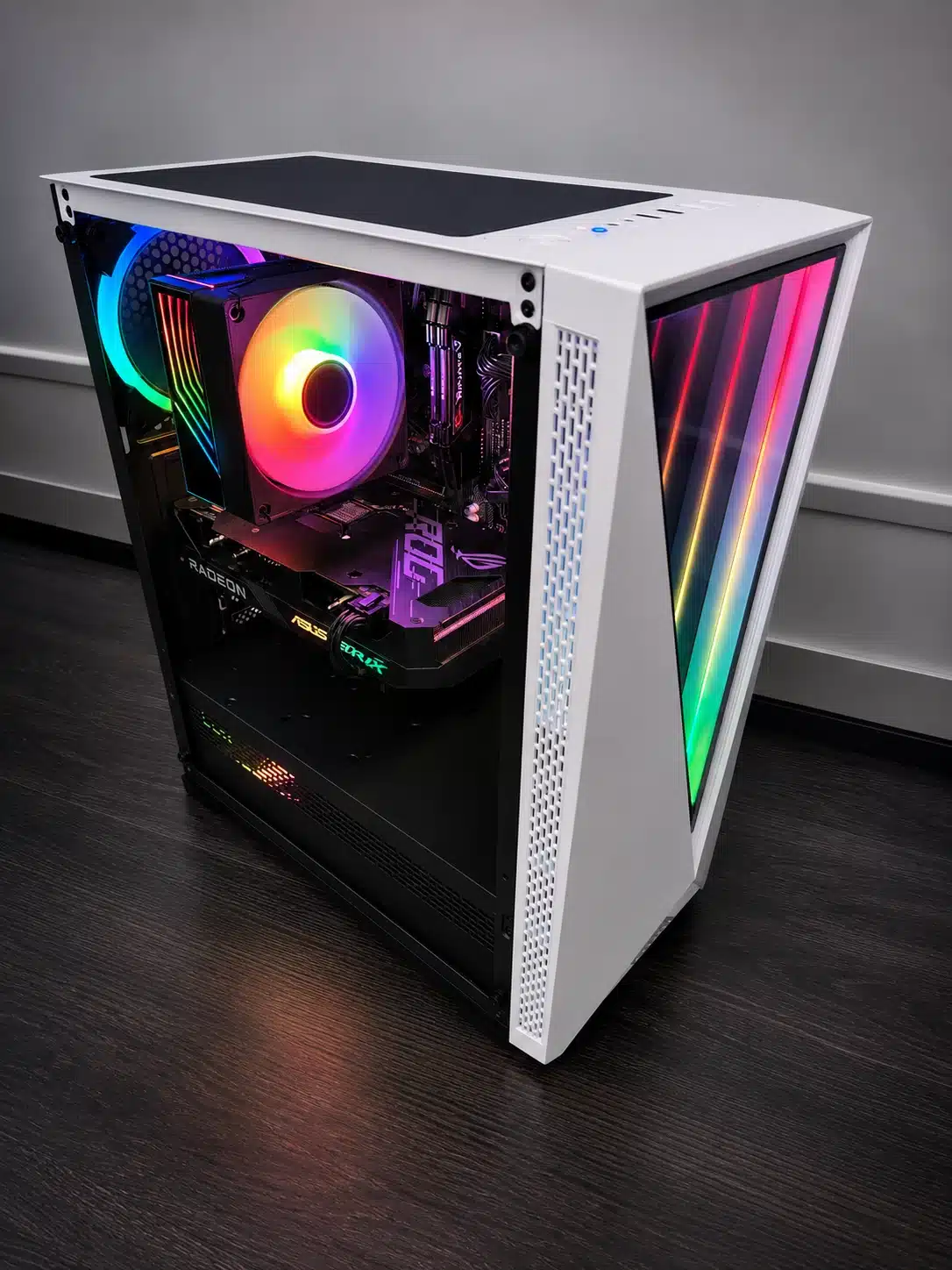 Door Computer Service Noord gebouwde witte Game PC als voorbeeld uit onze projecten